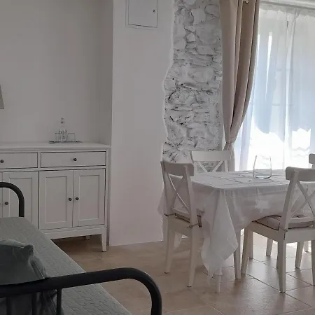 Ape Bianca - Mimosa Appartamento